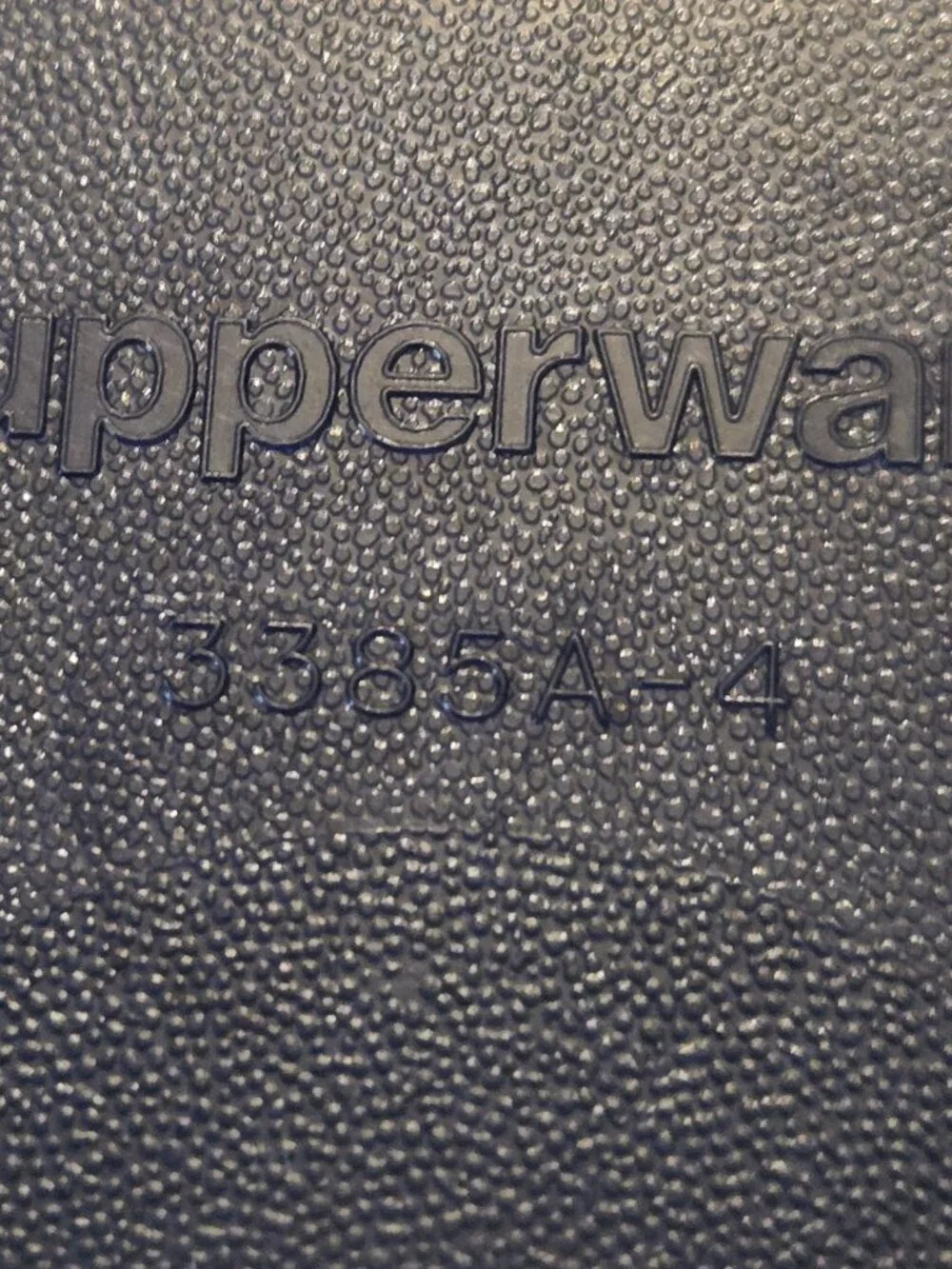 Tupperware vent serve